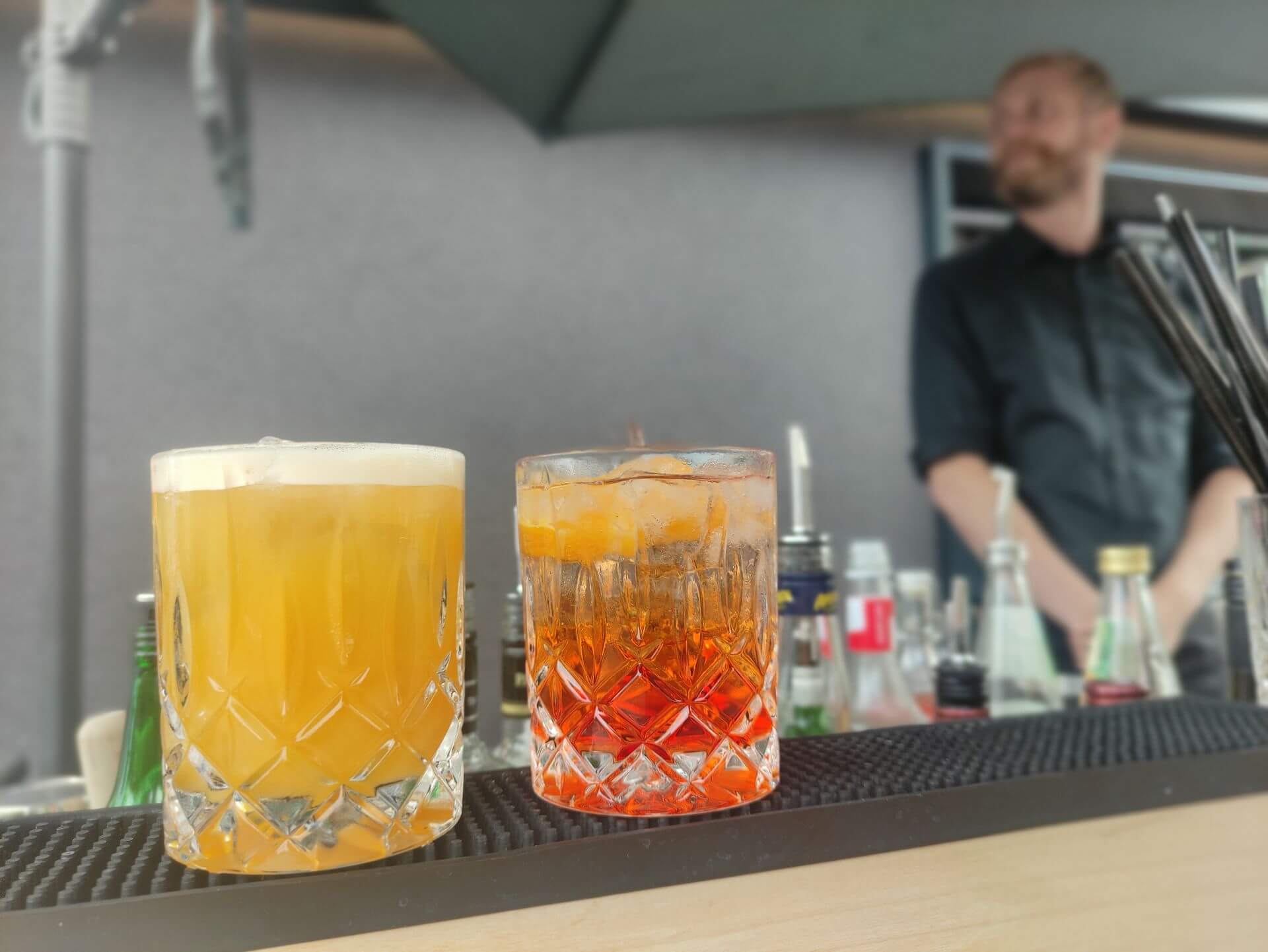 Services hire bartender gallery 01